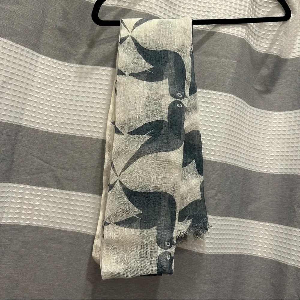 NWT Creative Co-Op Gauzy Linen Love Bird Print Scarf 70 Inch - Picture 4 of 8